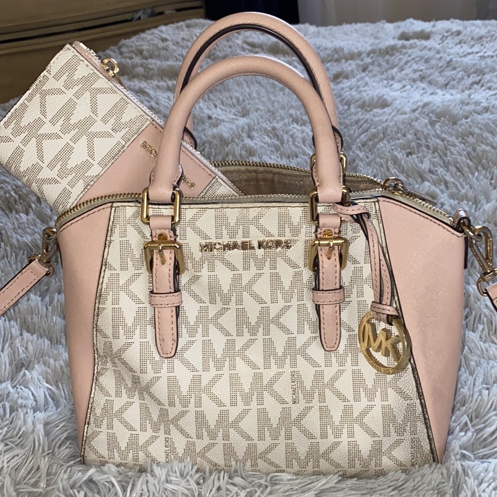 Michael kors pink purse and wallet